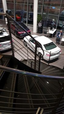Лестница в ДЦ Audi Варшавка